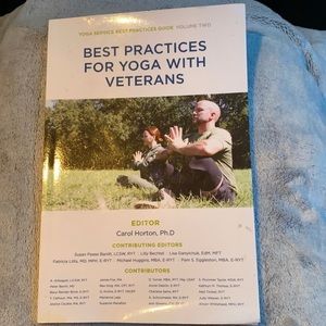 Best Practices for Yoga‎ with Veterans book